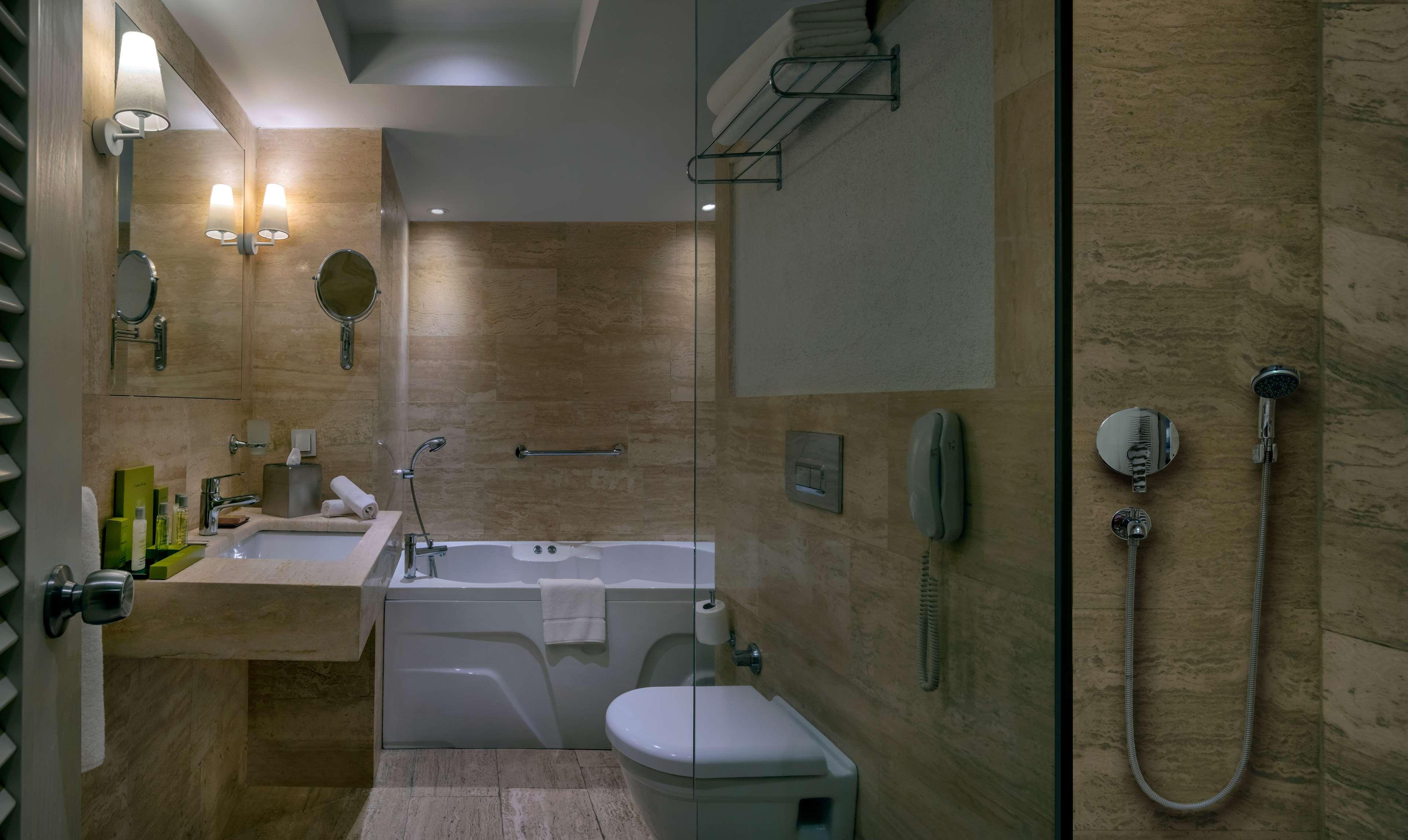One-Bedroom King Suite
