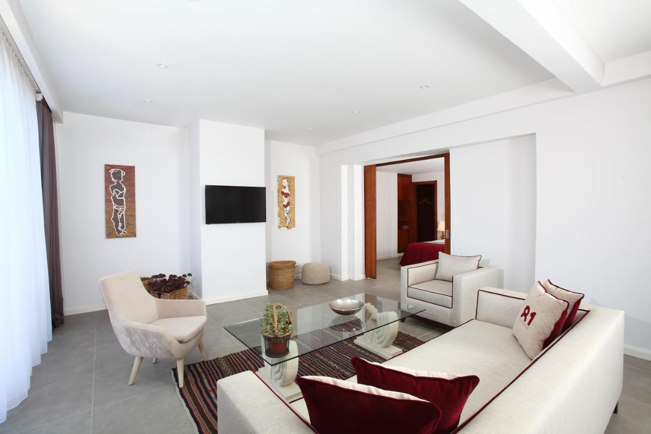 Suite 81 with Full Bay View