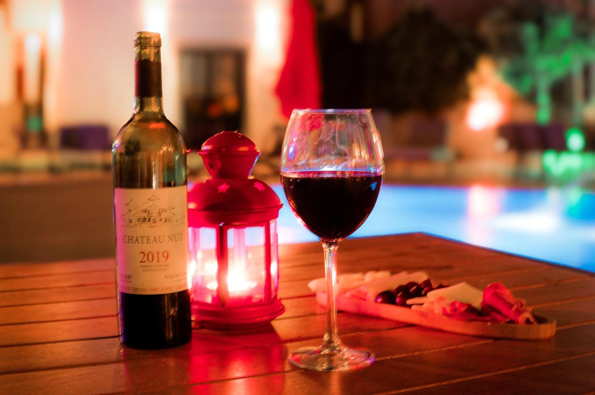 Studio with Balcony,1604127426:JPEG