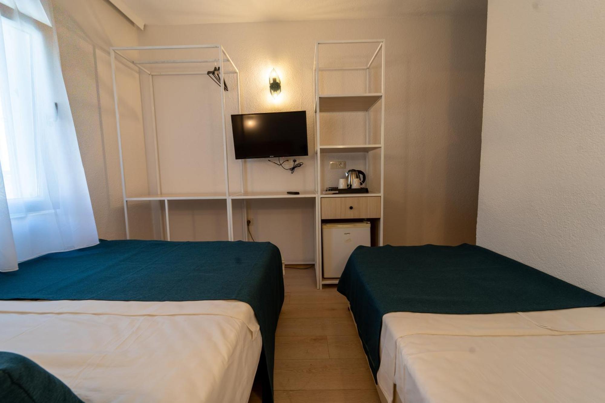 Triple Room with City View
