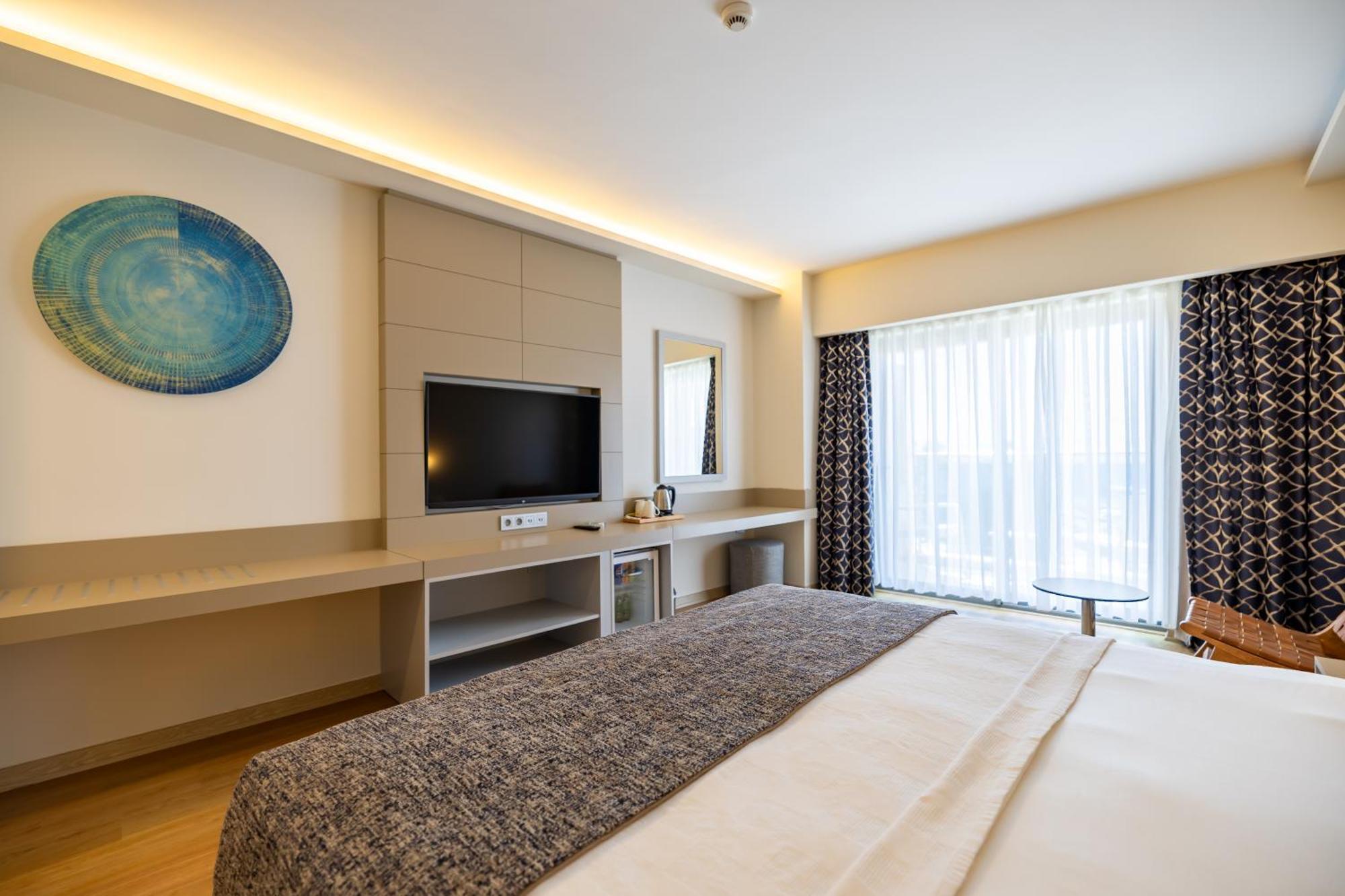 Standard Double or Twin Room Land View