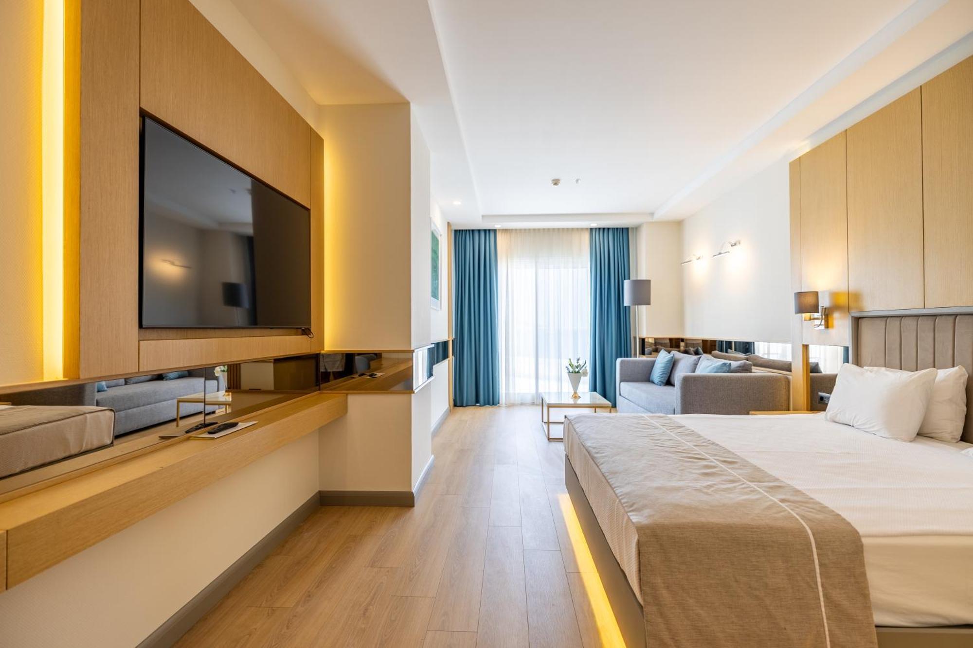 Deluxe Suite Sea View