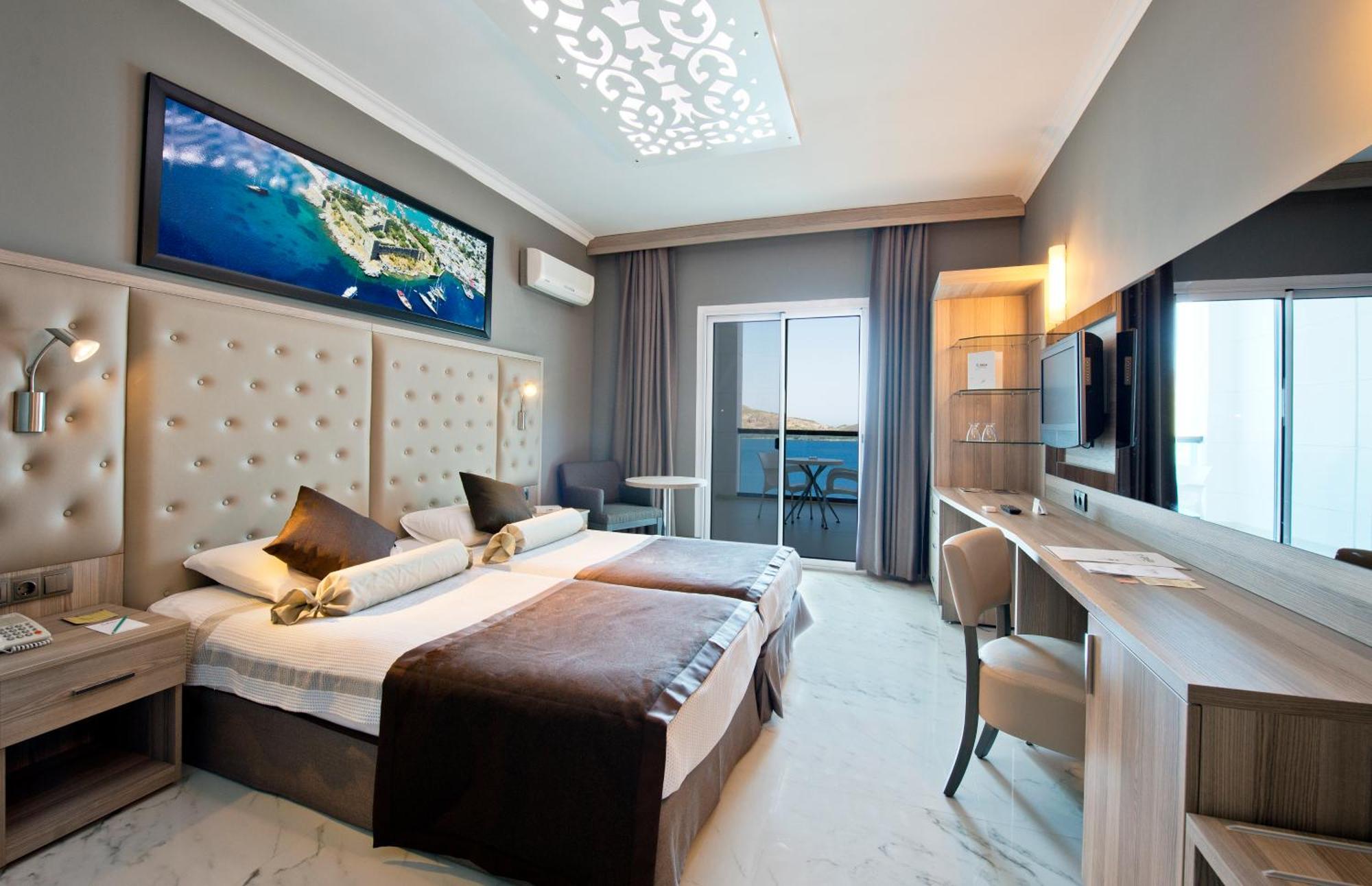 Standard Room with Sea View