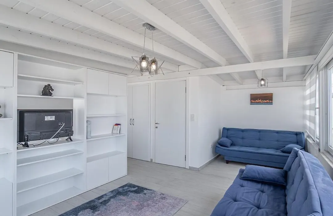 Spacious 3Br Family Villa With Private Beach-1