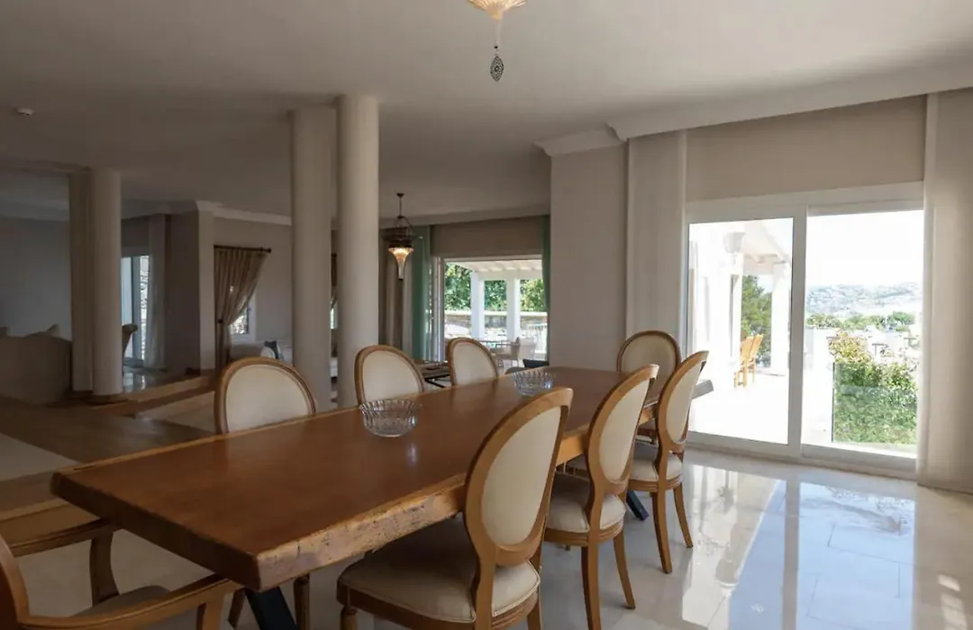 Luxurious Modern Villa - All Private W Exclusive Services For Comfort Holiday Villa-1