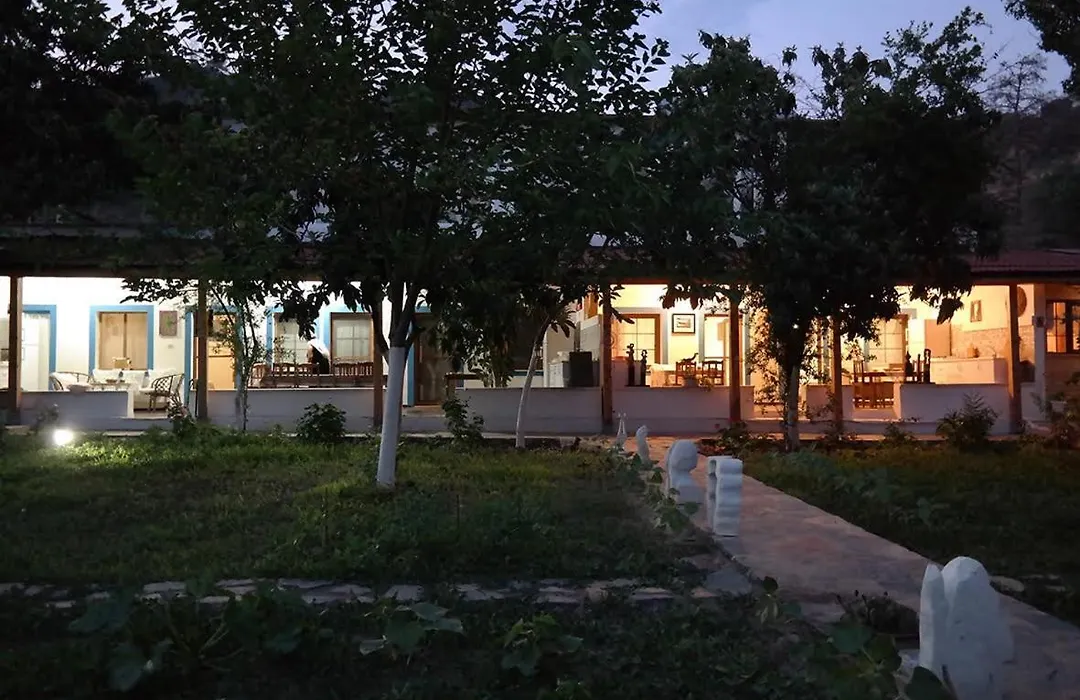 Art Bodroom Mazi Apart-1