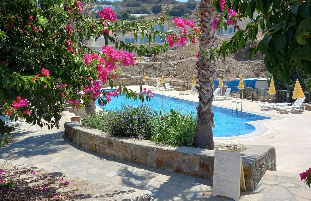 Brucie Villa 3 Bed Bargain-1