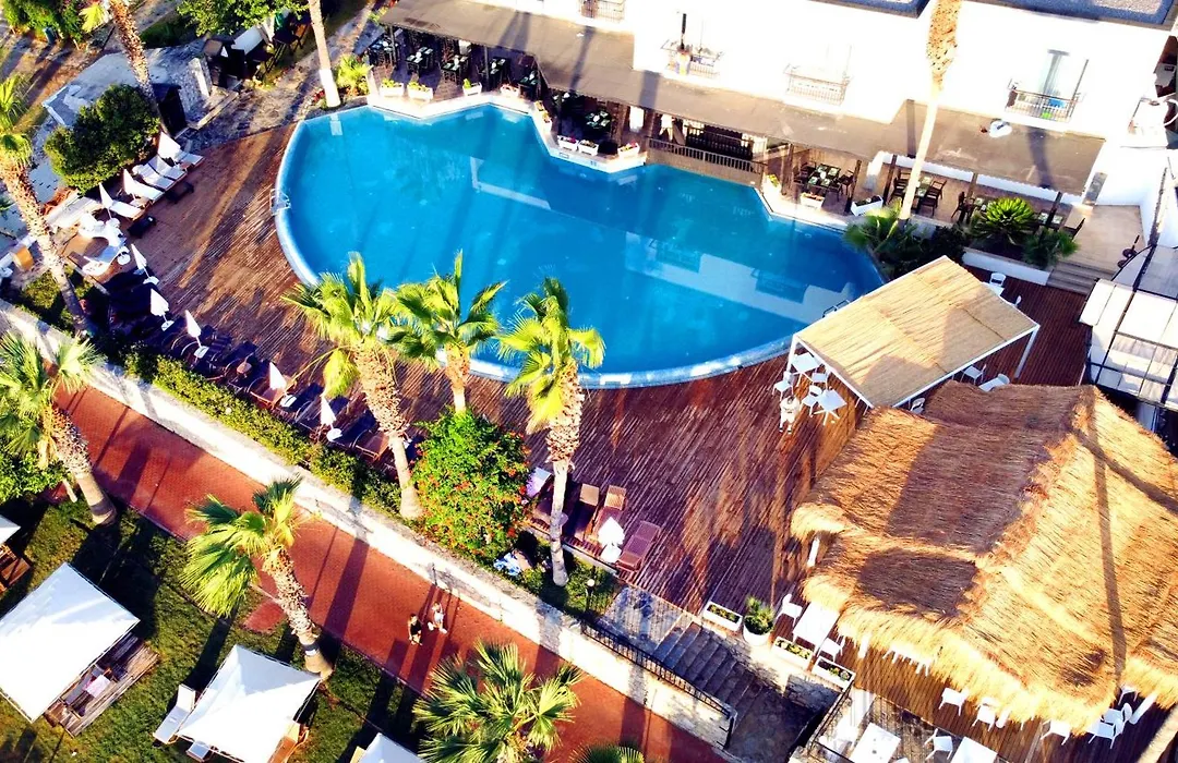 Costa 3S Beach Hotel-1