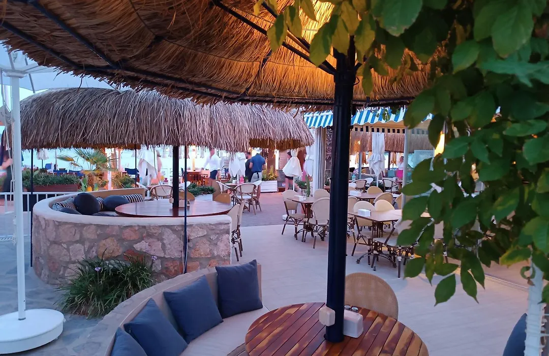Uzhan Beach Hotel-1
