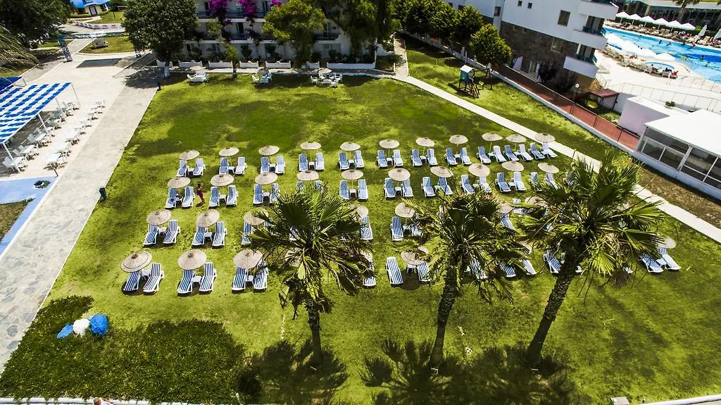 Club Blue White All Inclusive-1