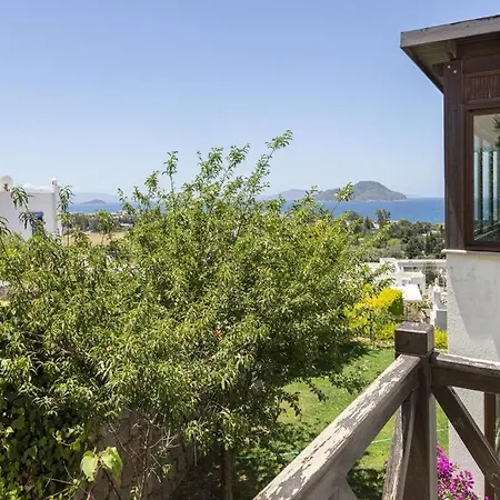 Charming House With Sea View & Shared Pool In Bodrum-2