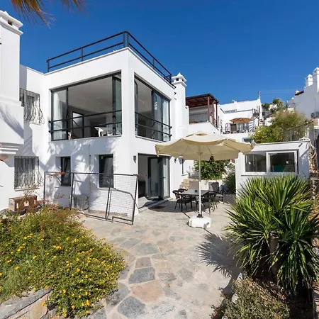 Modern Villa With Garden And Terrace Near Beach In The Heart Of Bodrum-3