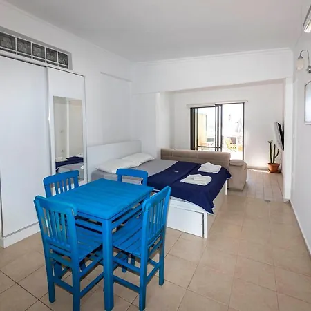 Cozy Studio House With Shared Terrace Near Sea In The Heart Of Bodrum-2