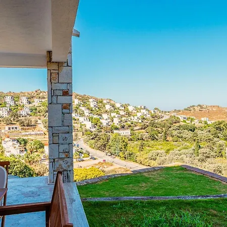 2 Bedroom House With A Fantastic View Of Guemuesluek-3