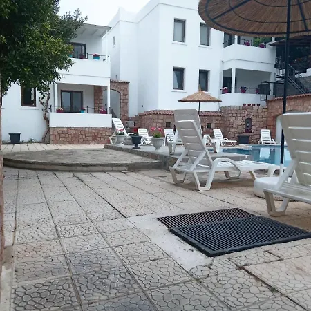 Central And Comfortable Apartment With Shared Pool Near Beach In Bodrum-2