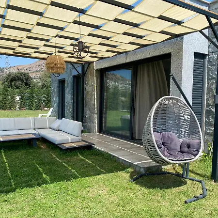Villa With Garden-2