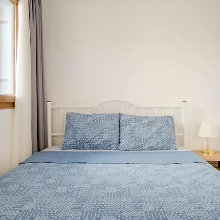 Central Stone House, 2Br, Cozy, Spacy, Terrace, Fast Wifi, Parking-2
