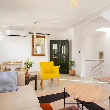 Central Stone House, 2Br, Cozy, Spacy, Terrace, Fast Wifi, Parking-3