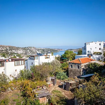 Peaceful Home With Amazing View In Golturkbuku-3
