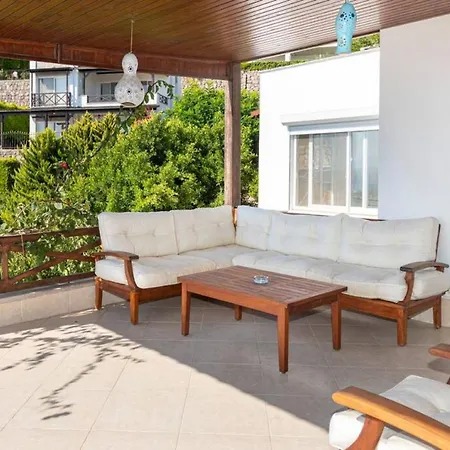 House With Sea View And Shared Pool In Bodrum-3