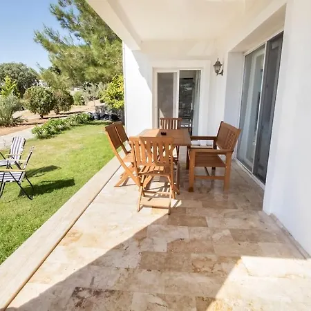 2 Bedroom House With A Fantastic View Of Guemuesluek-2