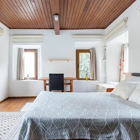 18Th Century Renovated Central Stone House, Terrace, Free Fast Wi-Fi-3