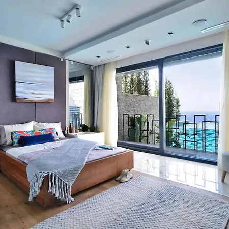 4 Bedroom Luxury Villa Located In Yalikavak With Marvelous Sea View Tranquilit-2
