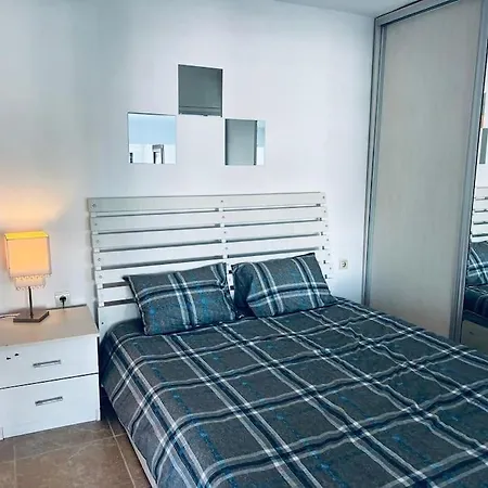 Gorgeous Flat With A Private Bay-2