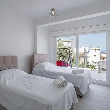 Spacious 3Br Family Villa With Private Beach-2