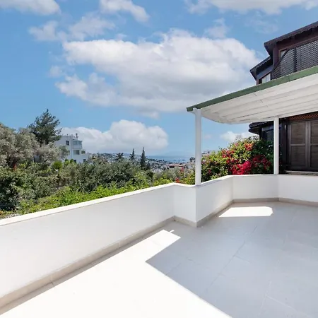 Sea View Private Duplex Villa In Central Bodrum-3