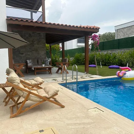 Bodrum Guemuesluekte Havuzlu-Bahceli-3 Yatak Odali Muestakil Villa-3