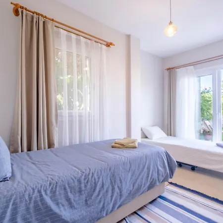 2+1 House In Bodrum Center With Sea View And Big Private Garden-2