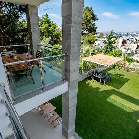 2+1 House In Bodrum Center With Sea View And Big Private Garden-3