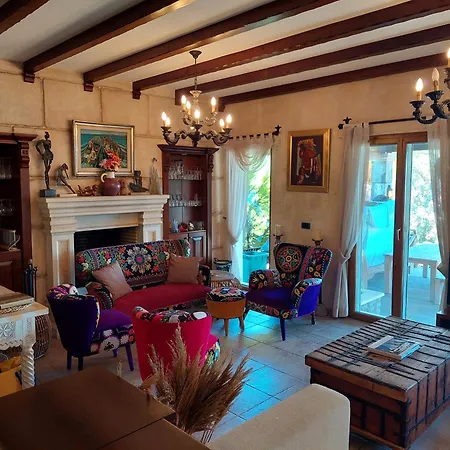Casa Dell'Arte Hotel Of Arts & Leisure-3