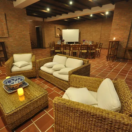 El Vino Hotel & Suites-3