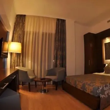 Small Beach Hotel-3