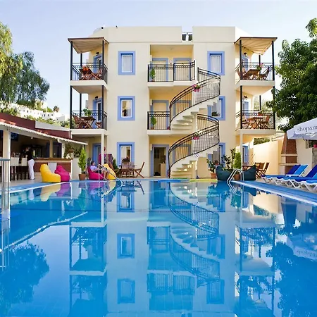 Merve Apartments, Your Home From Home In Central Bodrum, Street Cats Frequent The Property, Not All Apartments Have Balconies , Ground Floor Have Terrace With Table And Chairs-2