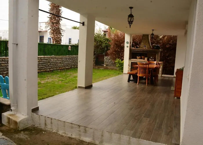 Bodrum-Bitez Arasinda, Huzurlu Bir Aile Evi