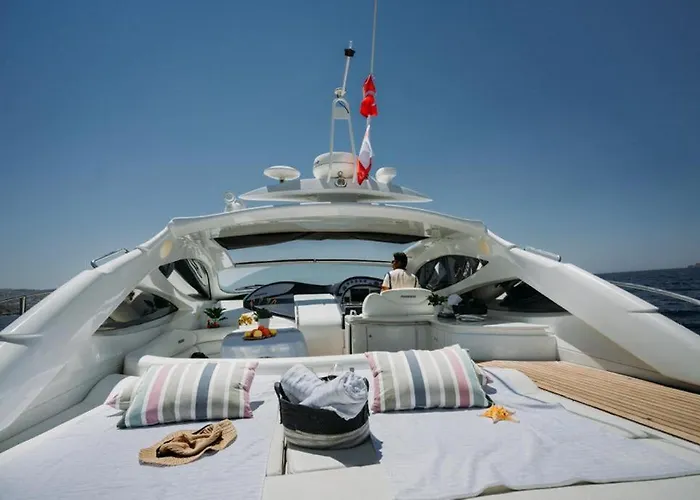 ***Stay At Delux Motoryacht 52F/Marina Shopping** Bodrum