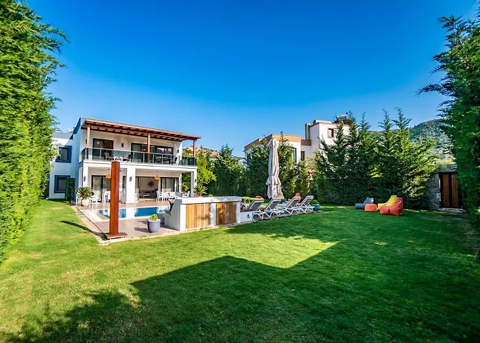 Contemporary Luxury Villa in Yalıkavak Center Bodrum