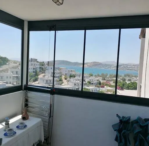 Bodrum'Da Manzarali Havuzlu 2+1 Daire