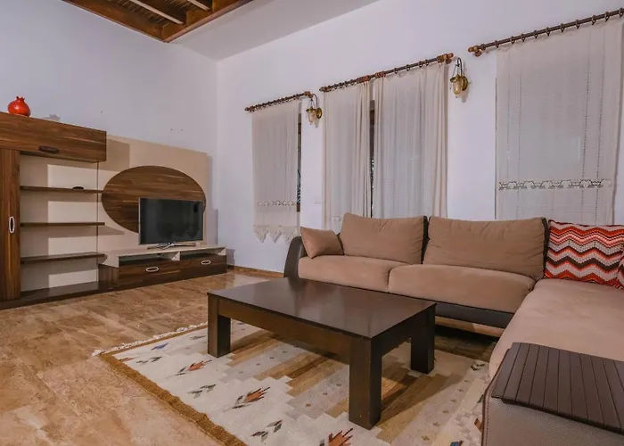 Bodrum Bitez Oezel Havuzlu Muhafazakar 5+1 Villa privato
