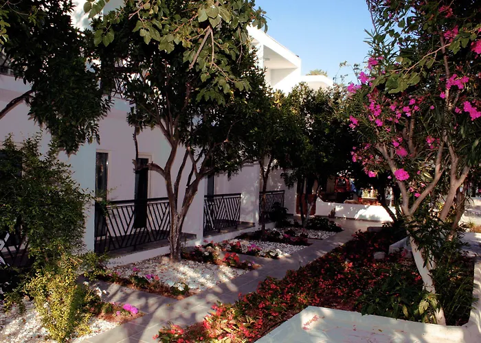 Meggs Bodrum Beach Restaurant & Hotel Ortakent