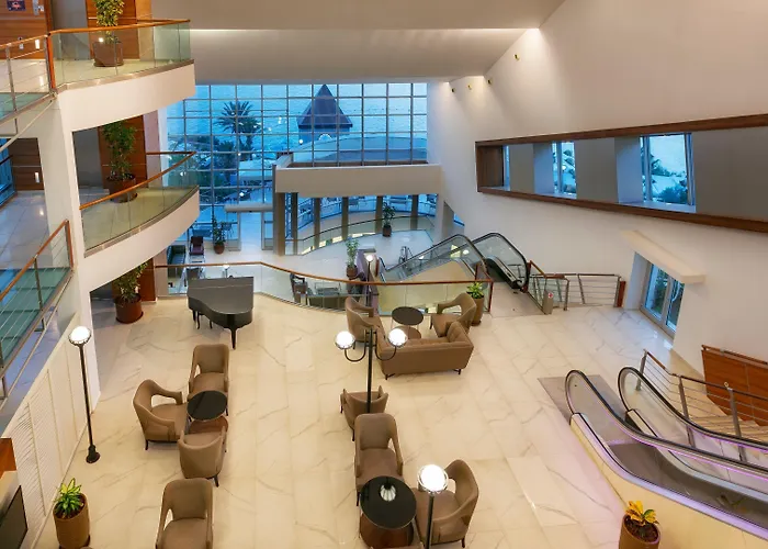 Hotels met zwembad in Torba